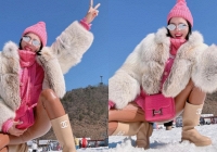  Lệ Quyên gây xôn xao khi diện chiếc quần lạ ngồi giữa tuyết sau vụ bị đào bới ồn ào với Giang Hồng Ngọc