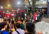 Cơn sốt “Đào, phở và piano” khiến giới trẻ Hà Nội săn vé như sinh viên đăng ký tín chỉ, cảnh tượng người xếp hàng dài còn khó tin hơn