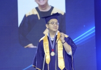 18 tuổi nghỉ học vì mông lung, 6 năm sau thành thủ khoa đầu ra ĐH và sự xuất hiện vỡ òa của 'nhà đầu tư thiên thần'