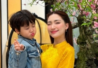 Được loạt cầu thủ nổi tiếng lì xì, con trai có 1 hành động khiến Hòa Minzy phải lật đật giải thích: 'Con không chê chú Toàn'