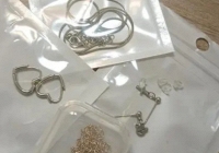 Mua 3 đôi bông tai 30K nhưng không vừa ý, khách nhận tiền hoàn mà không trả hàng khiến chủ shop bức xúc phóng xe ngàn kilomet đâm đơn kiện