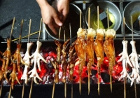 Quán chân gà nổi tiếng Hà Nội bị khách tố 'lươn khươn' tiền ship, dân mạng tranh cãi: 'Chỉ khổ shipper, 5 nghìn có đáng mấy mà phải bóc phốt?'