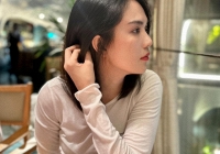 Ngọc Trinh tụ họp hội bạn showbiz, bị soi im hơi lặng tiếng với 1 nhân vật sau khi về nhà hưởng án treo 