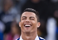 Ronaldo gây tranh cãi khi bình luận 'dạo' vào bài đăng khiêu khích đối thủ, nhận về hàng chục nghìn tương tác