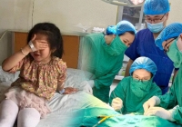 Bé gái 11 tuổi rong kinh suốt 1 tháng, bác sĩ phát hiện điều không ngờ