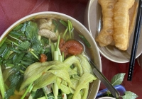 Lại có cô gái bức xúc vì ăn bún bị 'chửi sấp mặt', dân mạng ngán ngẩm: Dường như có những người thích bị 'ngược đãi' trong chuyện ăn uống!