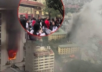 Khói đen nghi ngút từ đám cháy một trường THCS ở Hà Nội, học sinh khẩn trương di tản