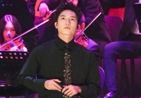 'Voi Bản Đôn' Anh Tú phải tiêm đến 6 mũi vì mất giọng, tính xin nghỉ hát nhưng vẫn cố gắng gượng tại show Đức Trí