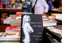 Hồi ký của “Công chúa nhạc Pop” Britney Spears sắp có bản Tiếng Việt