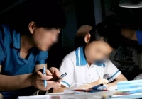 Học sinh viết văn kể 'chú Trương qua thăm mẹ em', chỉ sai 1 chi tiết mà khiến cô giáo 'toát mồ hôi': Đừng để bố biết