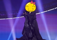 Ngôi sao gần 70 tuổi vẫn đứng ra tổ chức 'siêu concert' thu hút 2 triệu người đến tham dự trong 1 đêm!