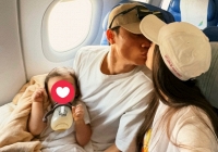 Cầu thủ đổ xô đi du lịch: Bùi Tiến Dũng khoá môi vợ cực tình trên máy bay, Lâm “Tây” cùng Yến Xuân đi Đà Lạt