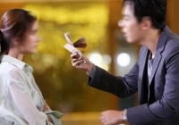 Phát hiện tiền thai sản mới nhận đã bị mất hơn phân nửa, tôi tra hỏi thì bàng hoàng với câu trả lời của chồng