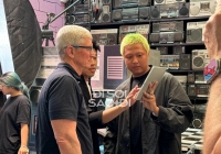 Tim Cook trực tiếp đến tận nơi gặp Phương Vũ và Antiantiart - những cái tên nổi nhất giới sáng tạo bây giờ