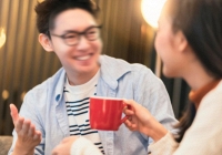 Cứ tưởng bạn trai mình tuyệt vời, đến khi nghe chị gái khoe anh rể, tôi mới biết hóa ra yêu đương là phải như thế!