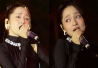 Bảo Anh hát 'túp lều lý tưởng của em và của anh' đầy chua chát