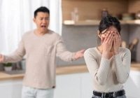 Không cho con thi vào lớp 10, tôi bị chồng tát thẳng mặt và đòi ly hôn