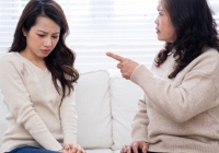 Hào hứng vì nghĩ sẽ được chia tài sản, tôi bị mẹ chồng 'giội gáo nước lạnh' đầy cay đắng bẽ bàng