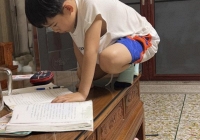 Bài văn 0 điểm của cậu bé tiểu học hot rần rần toàn MXH, khả năng bù số chữ khiến netizen chỉ biết 'cam bái hạ phong'