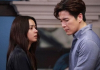 Đi làm về, tôi bật ngửa khi thấy người môi giới tới định giá nhà, càng sốc với lý do chồng đòi bán nhà gấp rút