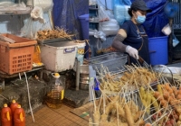 'Xiên bẩn' bủa vây trường học: Nguy cơ ngộ độc rình rập trẻ nhỏ nhưng nhiều phụ huynh vẫn chủ quan