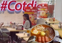 Clip: Sau vụ pate có giòi ở chi nhánh Thái Bình, khách hàng tại Cột Điện Quán Hà Nội phản ứng ra sao? 
