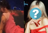 Nữ ca sĩ Việt sinh năm 2000 bị chê phản cảm vì mặc váy ngắn nằm trên sân khấu: Nhiều lần phát ngôn sốc, trang phục hở bạo