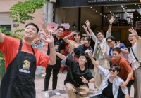 Ăn thử quán mì trộn của hot TikToker A Dinh Sài Gòn: Nếu bỏ 50k để ăn tô mì này thì không đáng, vì nó quá... bình thường