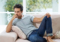 Vợ con qua đời, anh rể không rơi một giọt nước mắt nhưng tang sự xong xuôi, biểu hiện của anh làm cả 2 gia đình tá hỏa