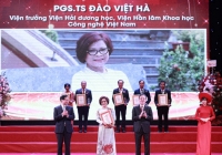 PGS. TS. Đào Việt Hà – Viện trưởng Viện Hải dương học được vinh danh tại chương trình Vinh quang Việt Nam 2024