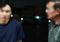 Lén lút yêu đương 4 năm, đến khi tôi dẫn bạn trai về giới thiệu thì bố cầm chổi đứng trước cổng, mẹ khóc nỉ non trong nhà