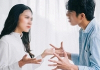 Chồng nói có 1,5 tỷ làm nhà, nhưng vừa xây xong phần móng thì đã nợ đầm đìa, khi chủ nợ đến đòi, anh liền lộ âm mưu đê hèn