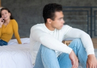 Vợ con về nhà ngoại, nửa đêm chị hàng xóm mò sang đề nghị một việc kín: Nghe mà tôi giận run người, sốc nhất là câu chốt của chị