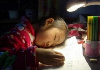 Bài toán gây sóng gió: Con làm '38+2=40' bị gạch sai, cô giáo sửa lại đáp án ĐÚNG thành '40' khiến bố bức xúc đăng đàn bóc phốt