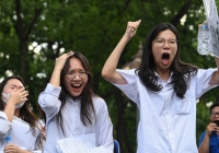 Đã 3 năm trôi qua nhưng vụ 'tai nạn thi tốt nghiệp' này vẫn khiến dân mạng cười bò, được gọi là: Giai thoại kinh điển nhất mùa thi!