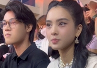 Thái độ của Quỳnh Lương khi bạn trai thiếu gia lúng túng, không trả lời được câu hỏi ở sự kiện 
