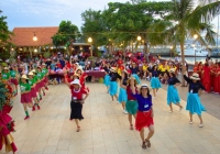 Gần 300 nữ hội viên CLB UNESCO dance dân vũ thể thao Khánh Hòa tham gia “Vũ hội Nha Trang hè 2024”