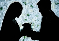 “Thái tử showbiz” bí mật kết hôn với người đẹp kém 12 tuổi, tặng nhà 16 tỷ làm quà cưới