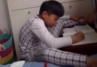 Học sinh tiểu học viết văn, được A+ hẳn hoi nhưng netizen đọc câu nào thấy 'đau mông' thay câu nấy