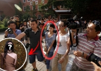 Mỹ nhân đi thi đại học khiến cả khu phố tắc nghẽn, trường phải bố trí lối đi riêng