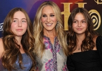 Mỹ nhân 'Sex and the City' thú nhận về nỗi ám ảnh khi nuôi 2 con gái