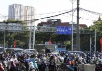 Hà Nội: Người dân đội nắng chen chúc trên đường từ sớm dịp nghỉ lễ 2/9