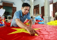  Làng nghề thêu cờ Tổ quốc truyền thống tất bật trước Quốc Khánh 2/9