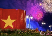 Pháo hoa rực sáng bầu trời TP.HCM tối 2/9, người dân thích thú trải nghiệm khung cảnh khó quên của ngày lễ Độc lập