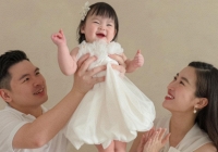 Đỗ Mỹ Linh tiết lộ hình ảnh chồng chủ tịch khi ở nhà, ái nữ 1 tuổi lại có hành động khiến ai cũng bật cười