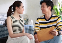 Khuyên chồng đưa lương để vợ giữ, anh đưa tôi 2 cuốn sổ tiết kiệm trị giá 1,5 tỷ