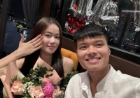 Ngôi sao U23 Việt Nam cầu hôn lãng mạn hotgirl ngân hàng, hé lộ cái kết sau 3 năm hẹn hò