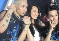 Khung hình 'tiểu tam' nắm tay 'chính thất' gây sốt Vbiz