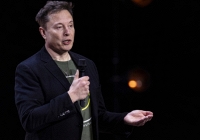 Elon Musk bị tố từng sống 'chui' ở Mỹ 