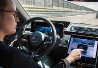 Màn hình cảm ứng trên ô tô làm tăng nguy cơ gây tai nạn giao thông?